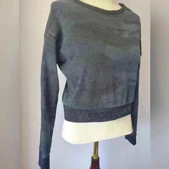 VICTORIA SPORT cropped camo sweatshirt size xs - Picture 2 of 6